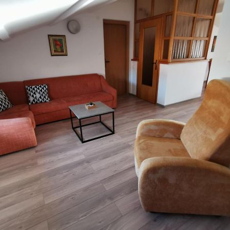 Apartments Divina Ровин Екстериор снимка