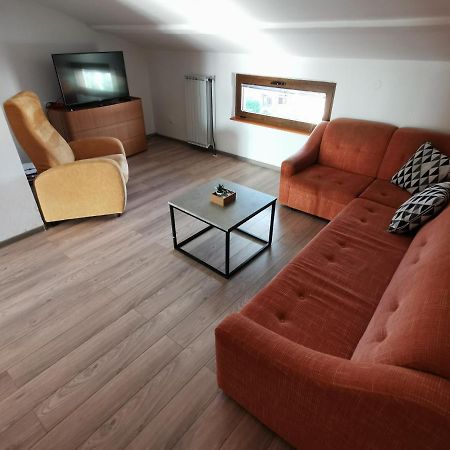 Apartments Divina Ровин Екстериор снимка