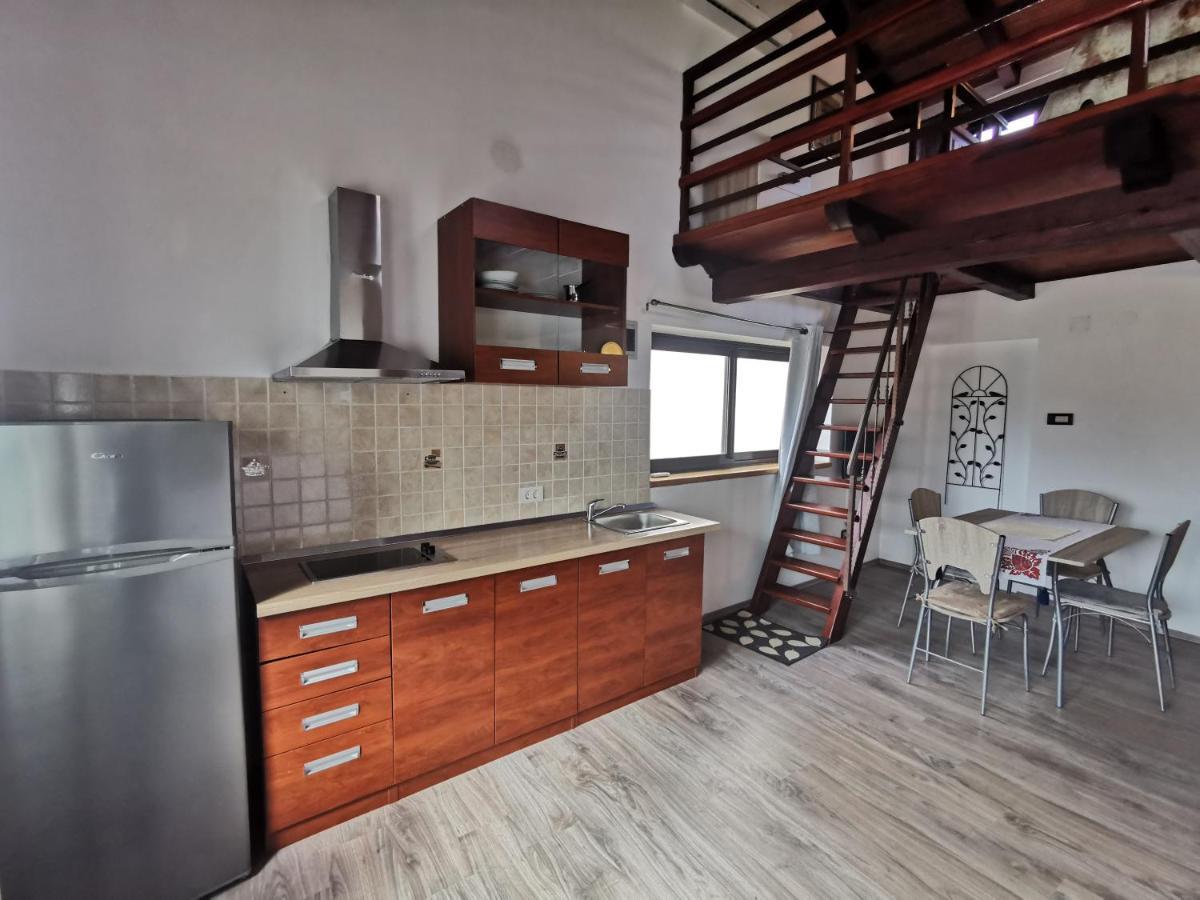 Apartments Divina Ровин Екстериор снимка