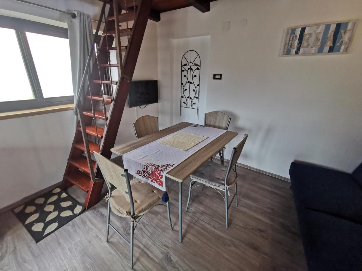 Apartments Divina Ровин Екстериор снимка