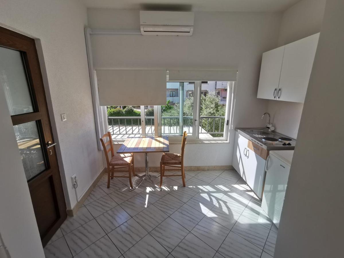 Apartments Divina Ровин Екстериор снимка
