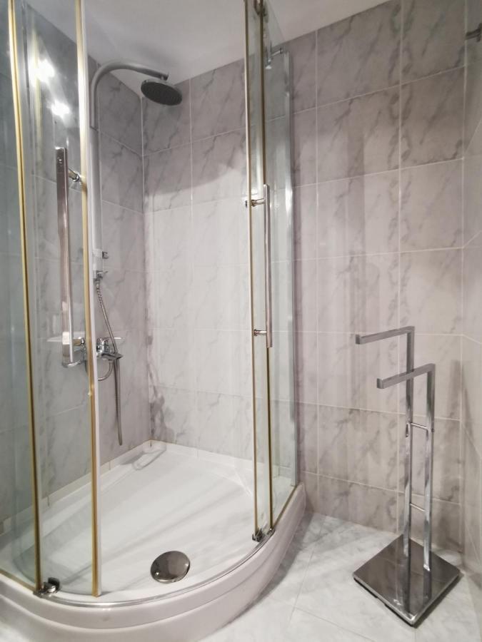 Apartments Divina Ровин Екстериор снимка