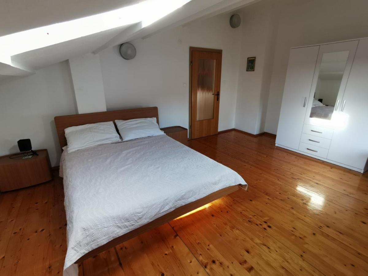 Apartments Divina Ровин Екстериор снимка