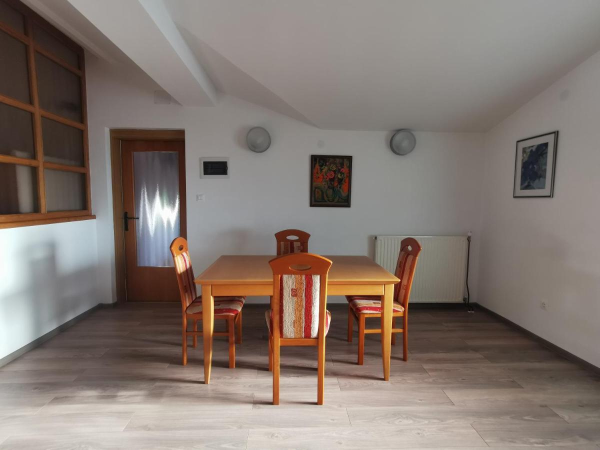 Apartments Divina Ровин Екстериор снимка