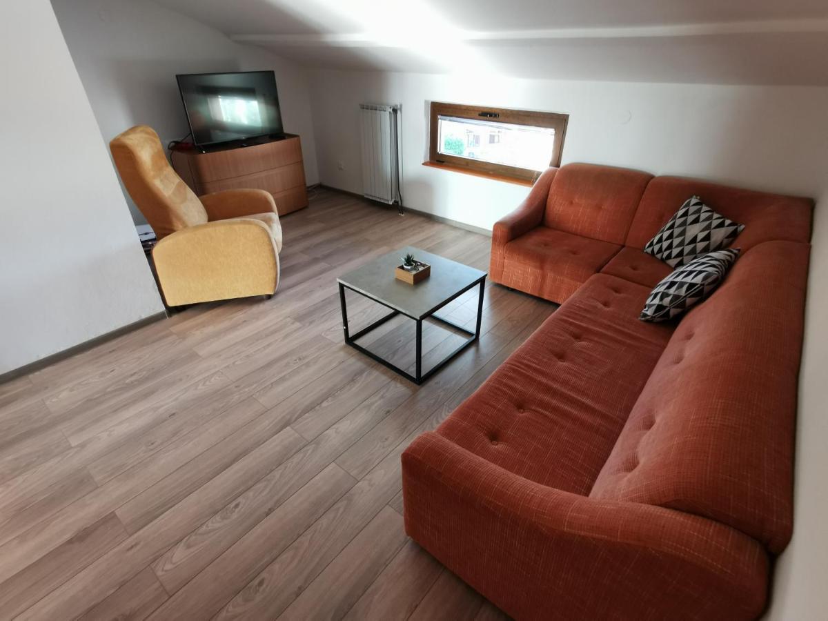 Apartments Divina Ровин Екстериор снимка
