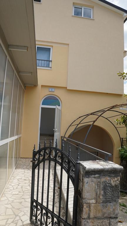 Apartments Divina Ровин Екстериор снимка