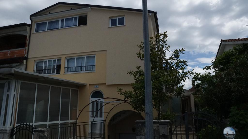 Apartments Divina Ровин Екстериор снимка