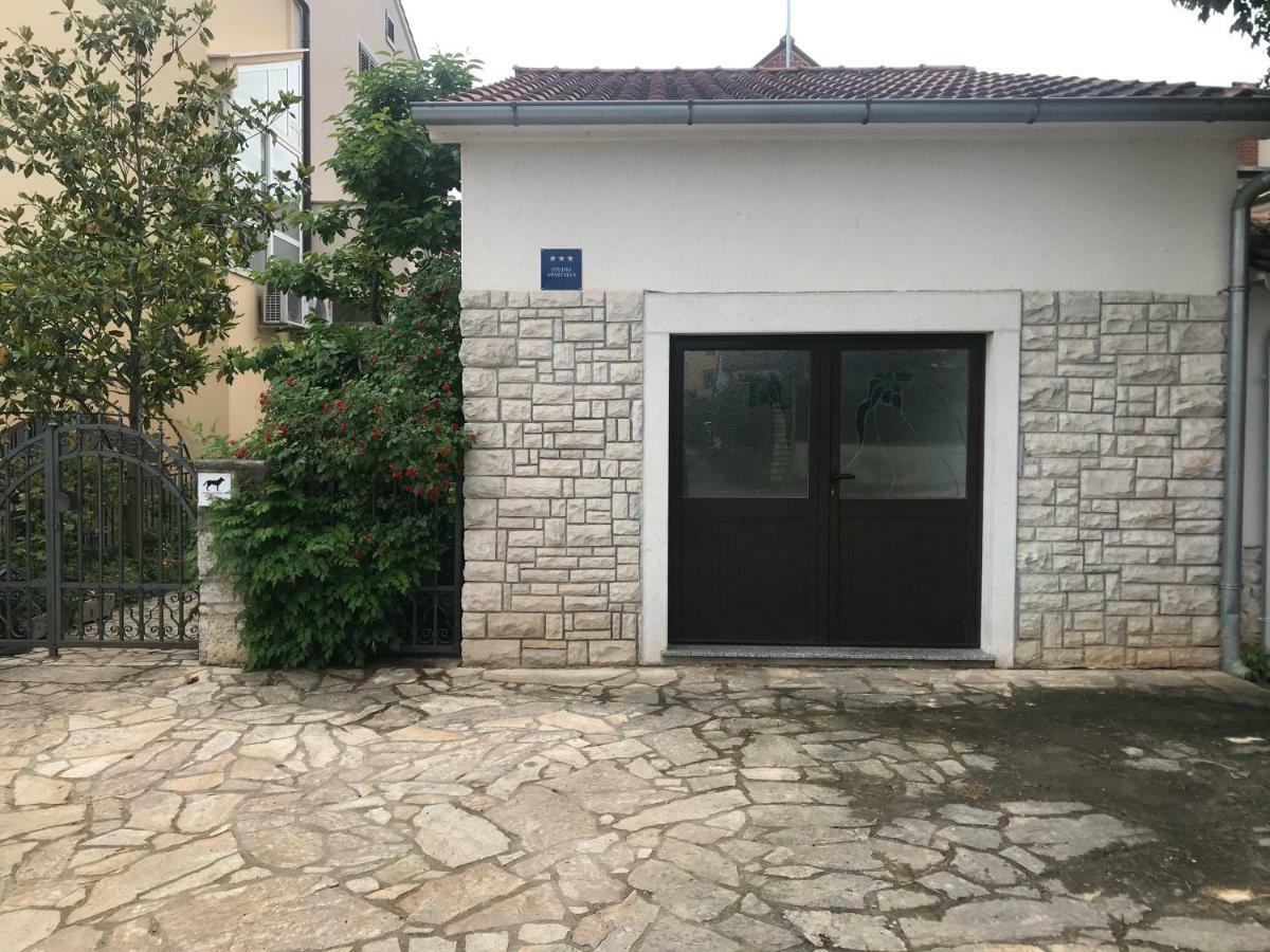Apartments Divina Ровин Екстериор снимка